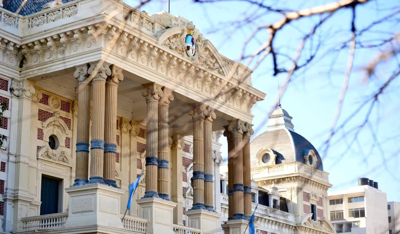 Provincia difundió la fecha de pago de sueldo y aguinaldo para los estatales