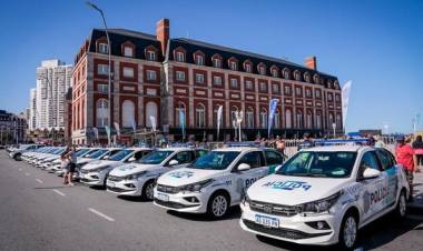 El Gobernador Axel Kicillof encabezó la presentación del Operativo de Sol a Sol para la temporada de verano en la provincia de Buenos Aires.