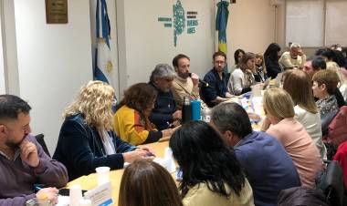 La Provincia recibirá este martes a estatales, docentes y judiciales para negociar salarios