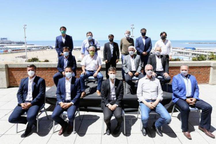 Intendentes de la costa atlántica respaldaron a Kicillof con respecto al viaje de egresados